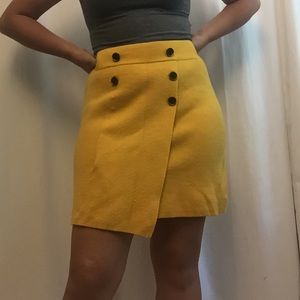 Yellow knit skirt